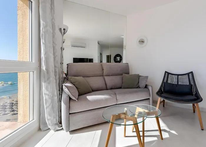 Wintowinrentals Relax & Frontal Sea View In דירה